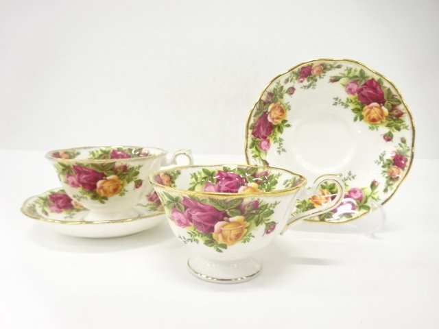 JAPANESE COLLECTIBLE / ROYAL ALBERT OLD COUNTRY ROSE TEACUP / SAUCER P
